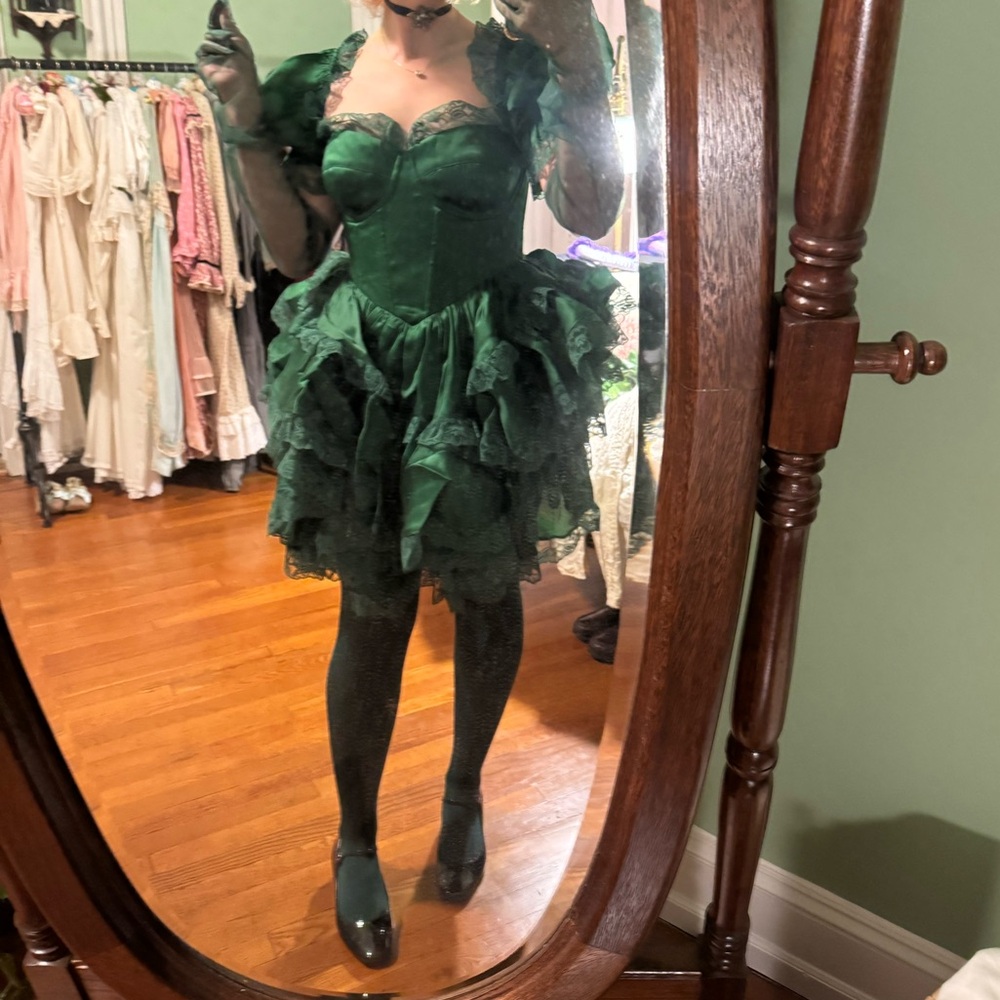 Selkie Cecile Dress in Pine - Picture 2 of 8
